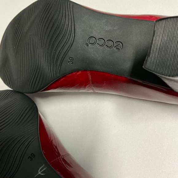 ECCO Classic women’s red patent pumps, size 39 - Picture 3 of 5